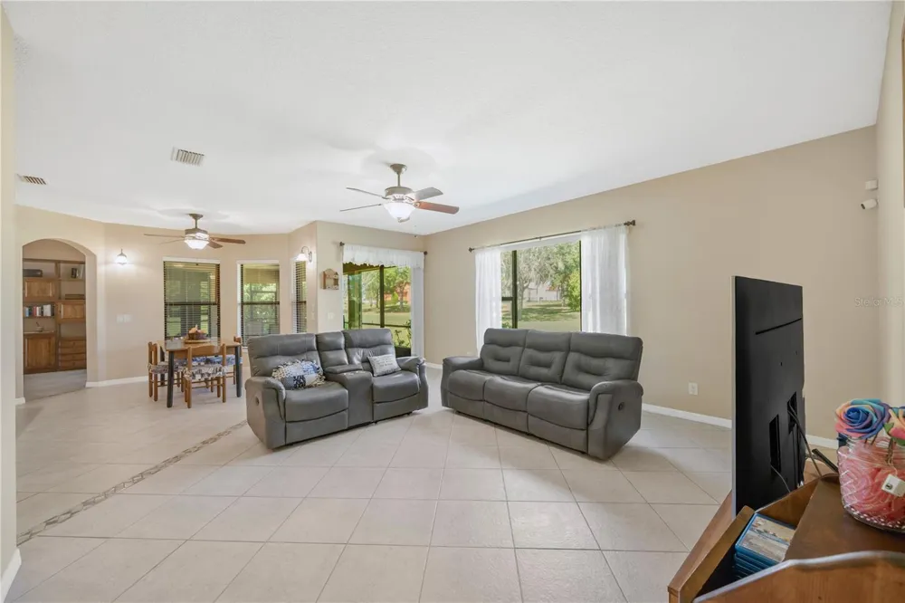 9313 LISBON STREET Seffner, FL 33584