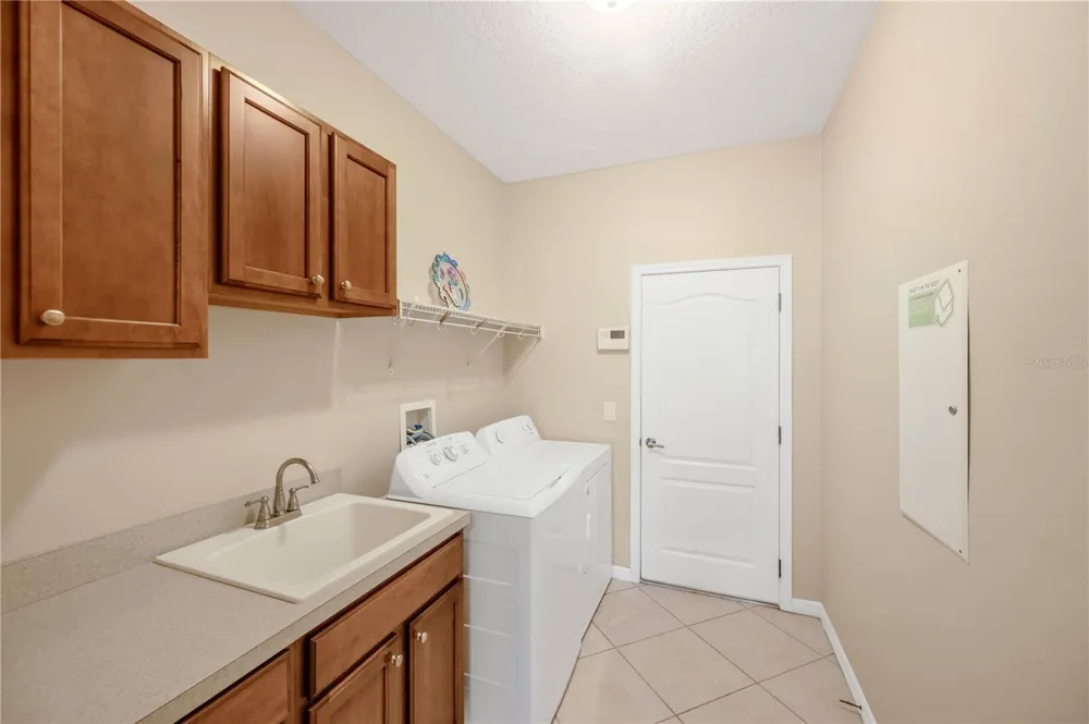 9313 LISBON STREET Seffner, FL 33584