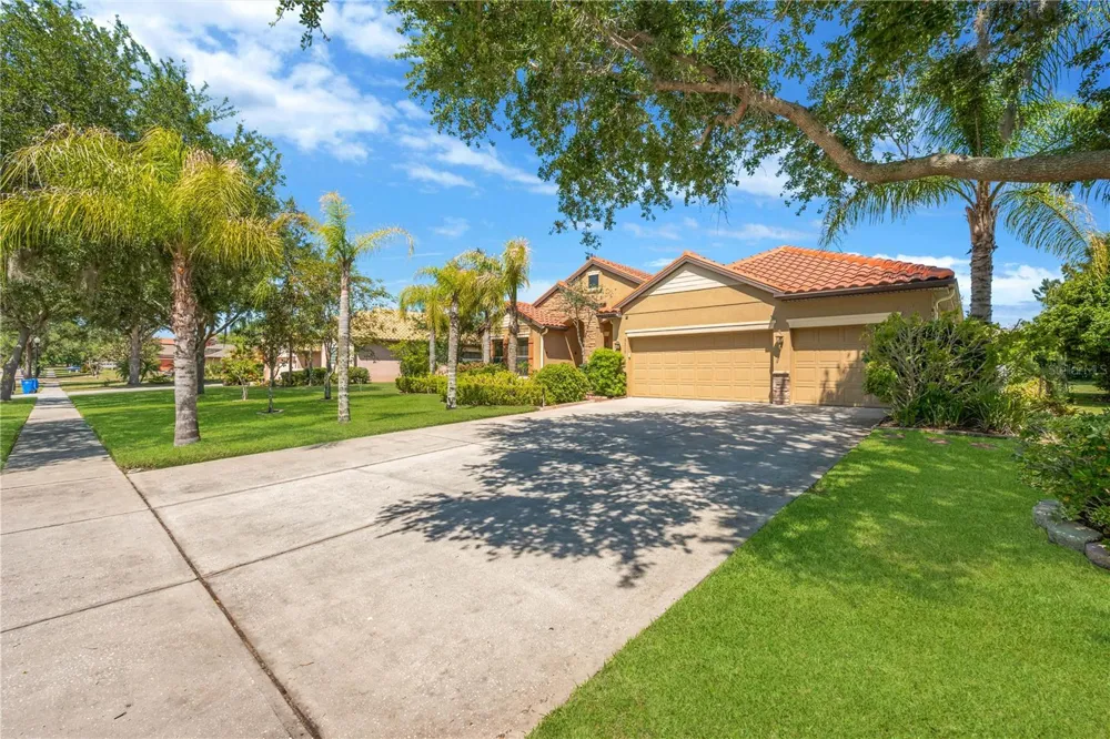 9313 LISBON STREET Seffner, FL 33584