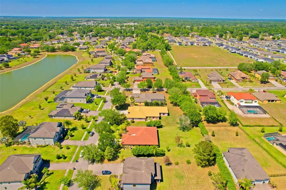 9313 LISBON STREET Seffner, FL 33584
