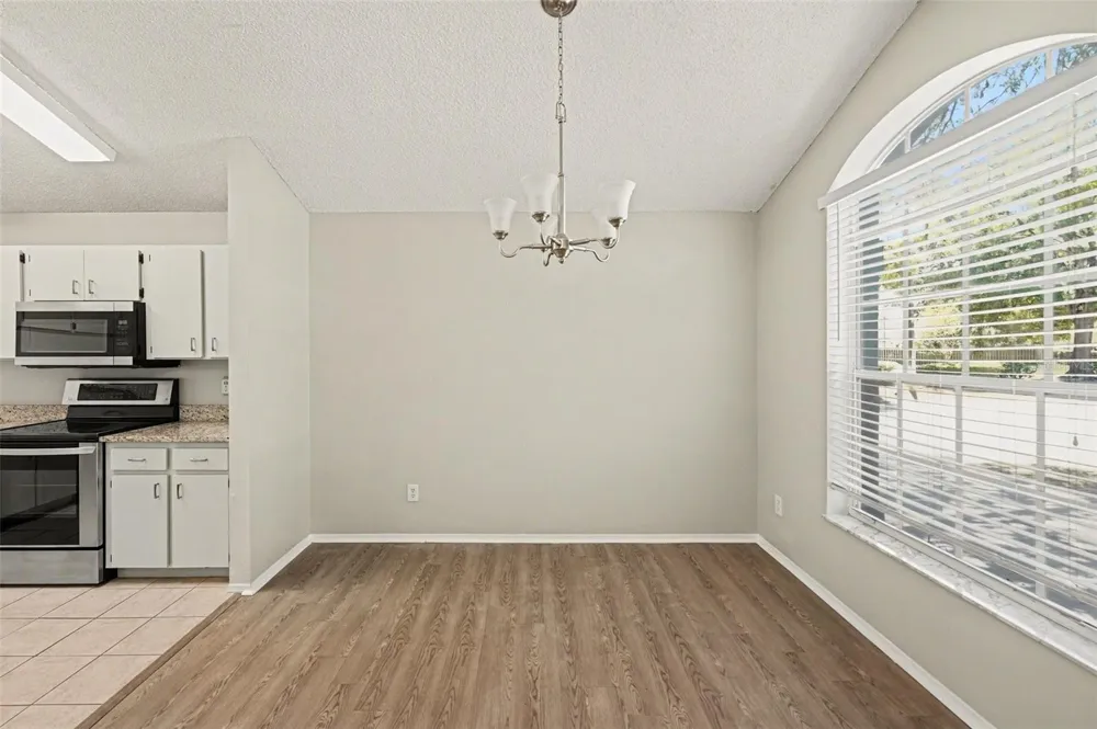 8710 TRIPLE OAKS ROAD Temple Terrace, FL 33637