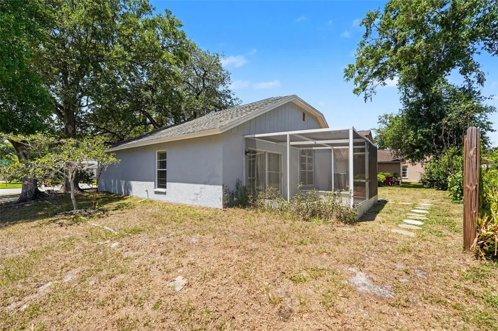 8710 TRIPLE OAKS ROAD Temple Terrace, FL 33637