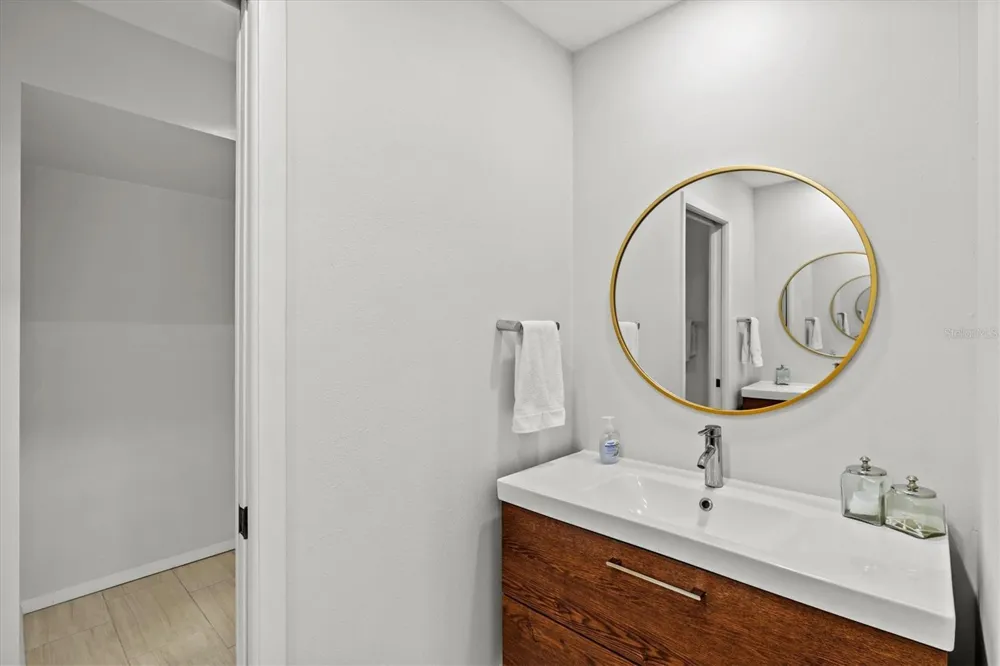 4566 HIDDEN VIEW PLACE #7 Sarasota, FL 34235