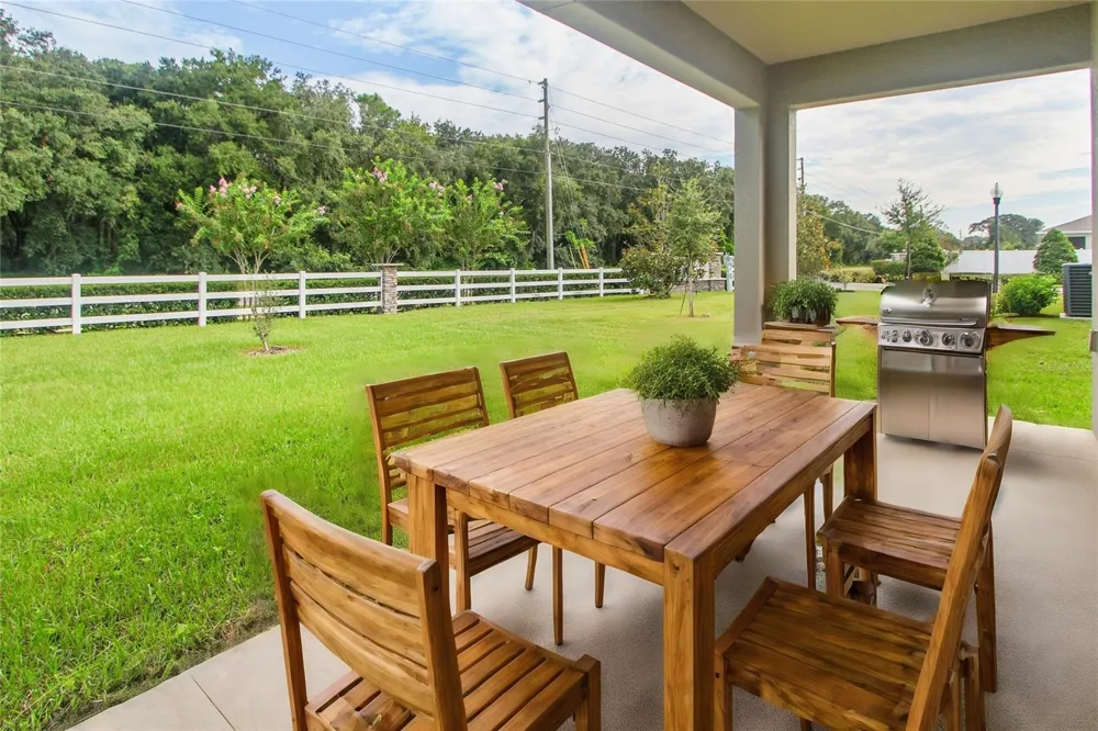 5208 MEADOW SONG DRIVE Okahumpka, FL 34762