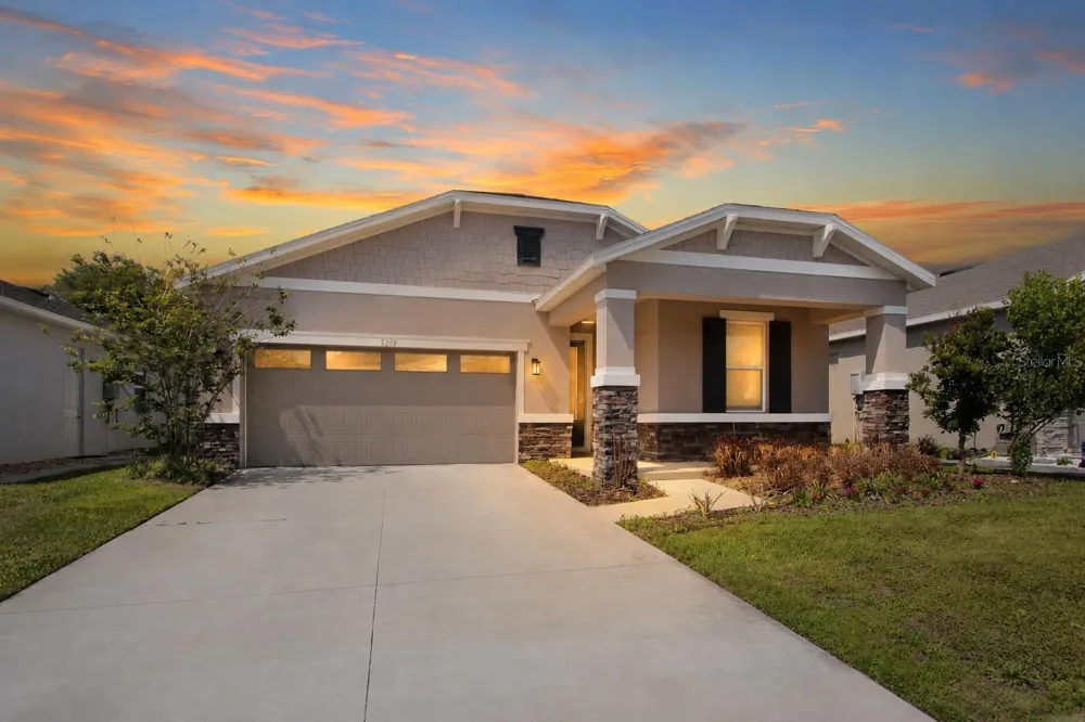 5208 MEADOW SONG DRIVE Okahumpka, FL 34762