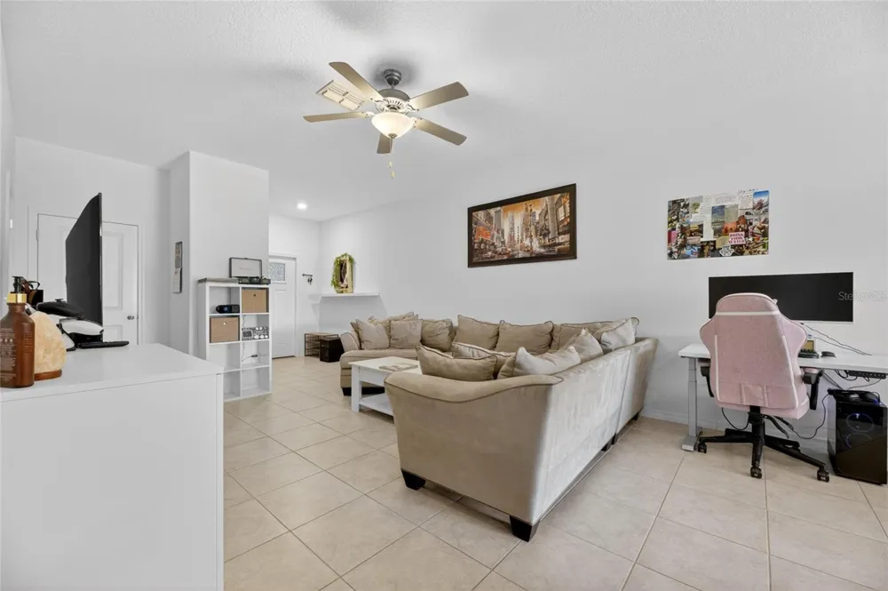 5084 FORUM BLVD Holiday, FL 34690