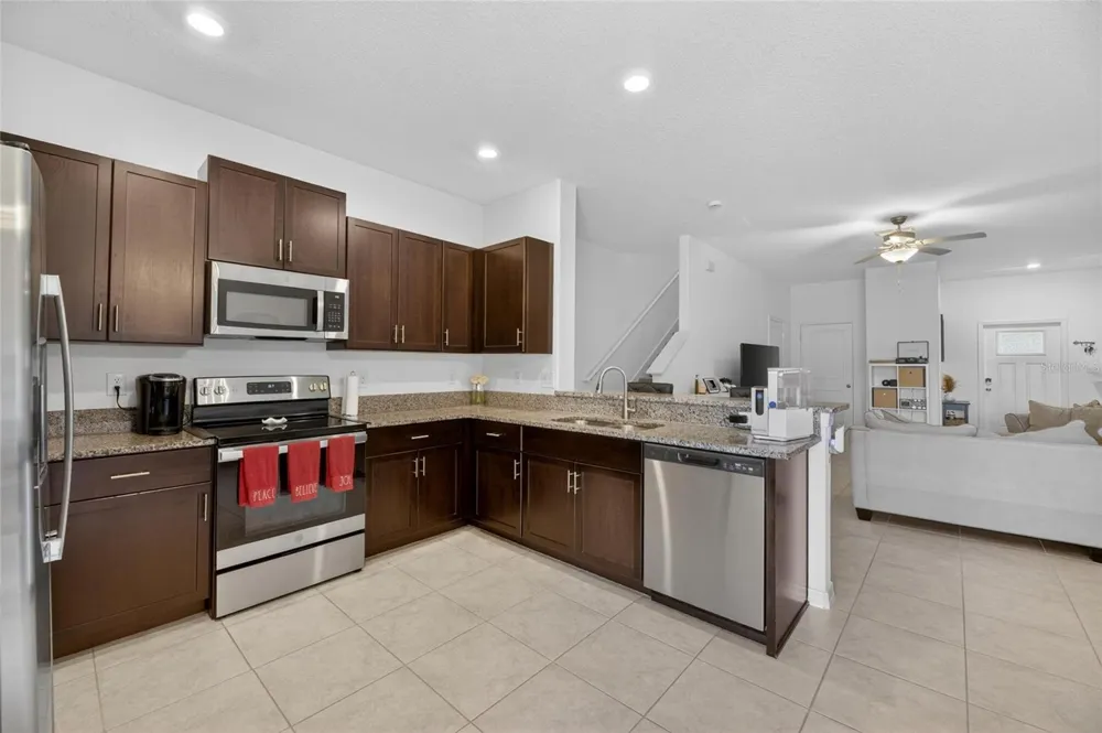 5084 FORUM BLVD Holiday, FL 34690