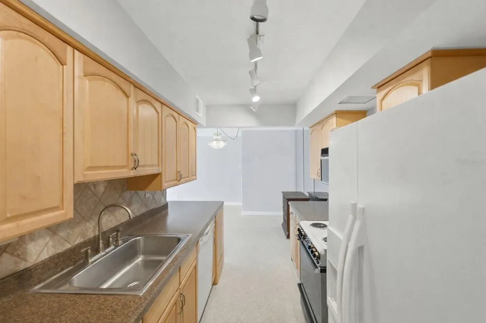 10355 PARADISE BOULEVARD #608 Treasure Island, FL 33706