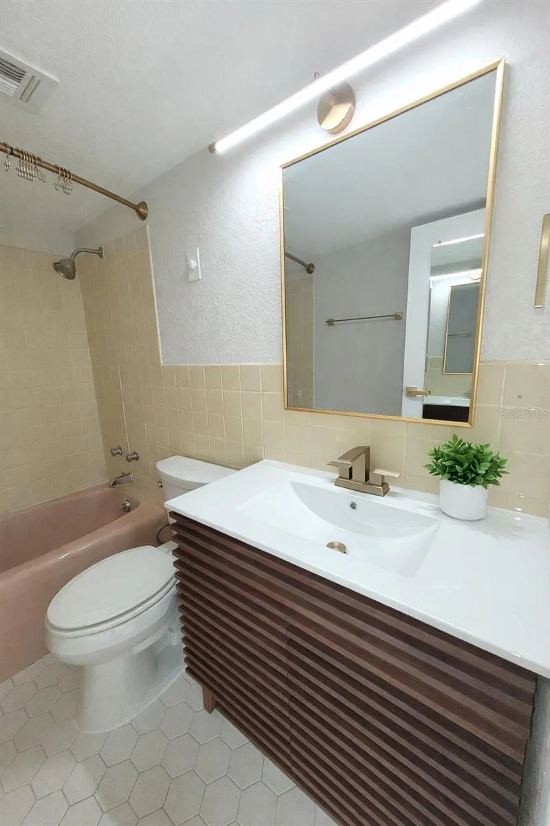 10355 PARADISE BOULEVARD #608 Treasure Island, FL 33706