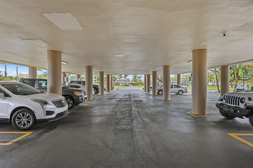 10355 PARADISE BOULEVARD #608 Treasure Island, FL 33706