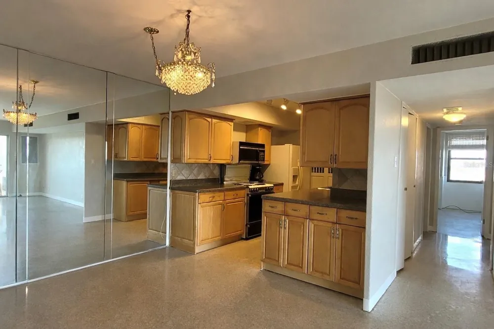10355 PARADISE BOULEVARD #608 Treasure Island, FL 33706