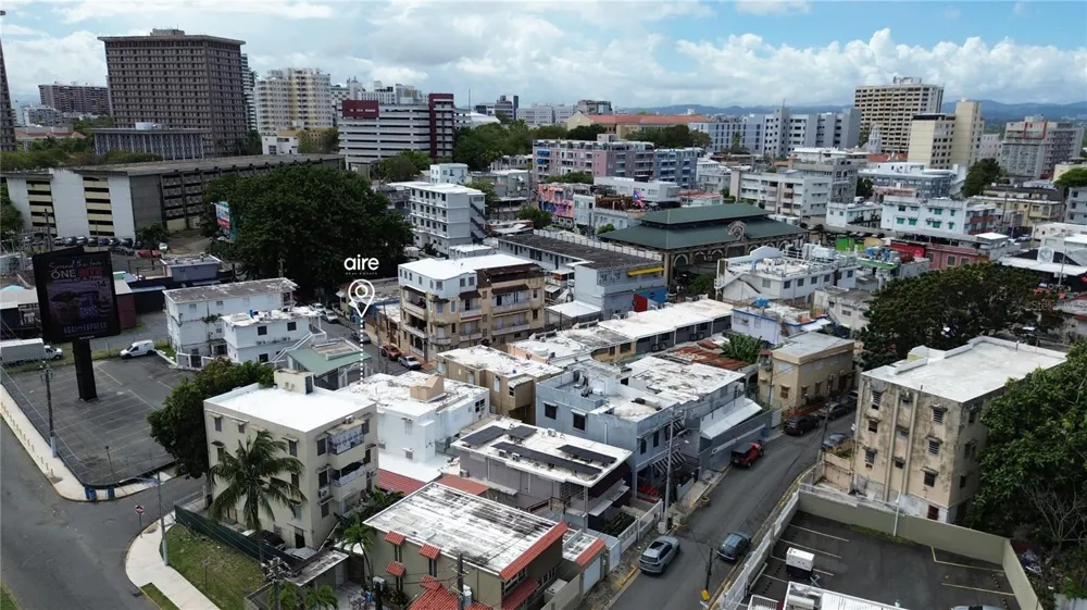 162 LA PLACITA DE SANTURCE, CALLE DOS HERMANOS #7 San Juan, PR 00907