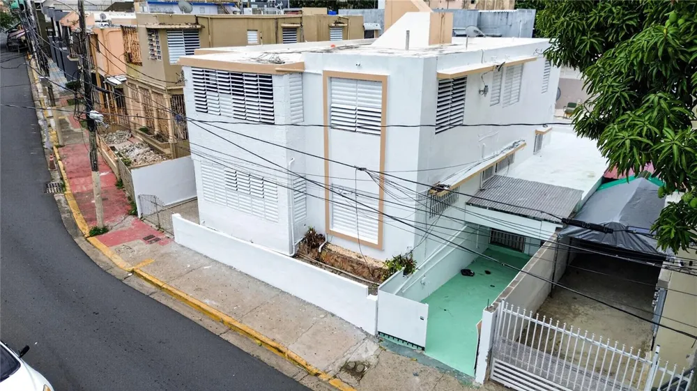 162 LA PLACITA DE SANTURCE, CALLE DOS HERMANOS #7 San Juan, PR 00907