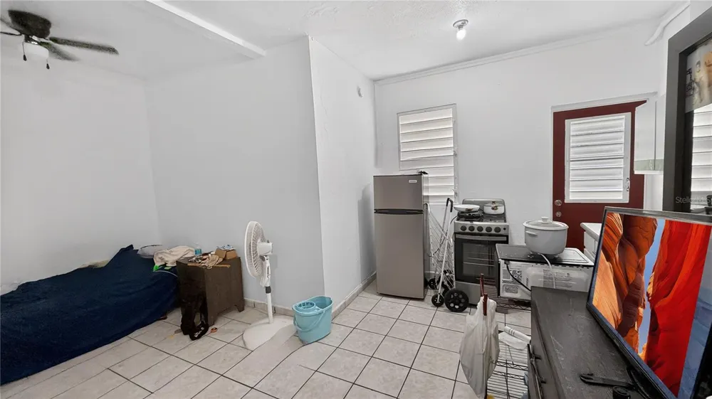 162 LA PLACITA DE SANTURCE, CALLE DOS HERMANOS #7 San Juan, PR 00907