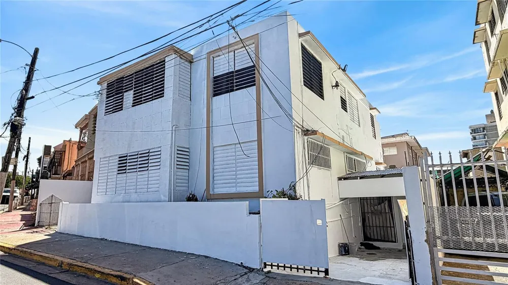 162 LA PLACITA DE SANTURCE, CALLE DOS HERMANOS #7 San Juan, PR 00907