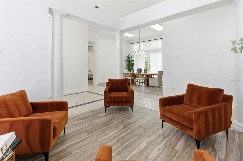 4529 CAESAR AVENUE Orlando, FL 32833
