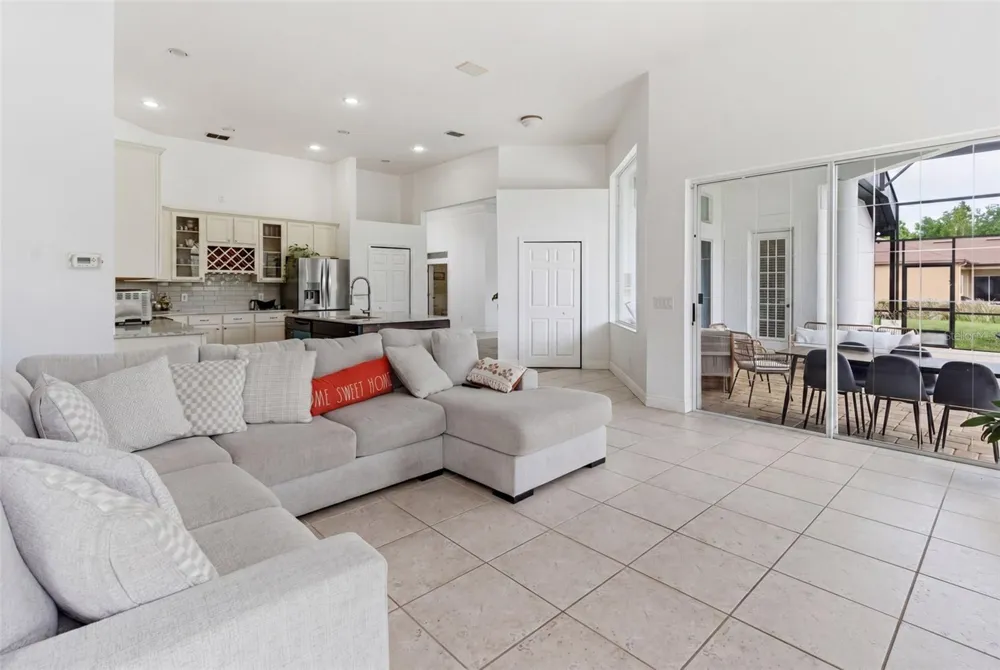 4529 CAESAR AVENUE Orlando, FL 32833