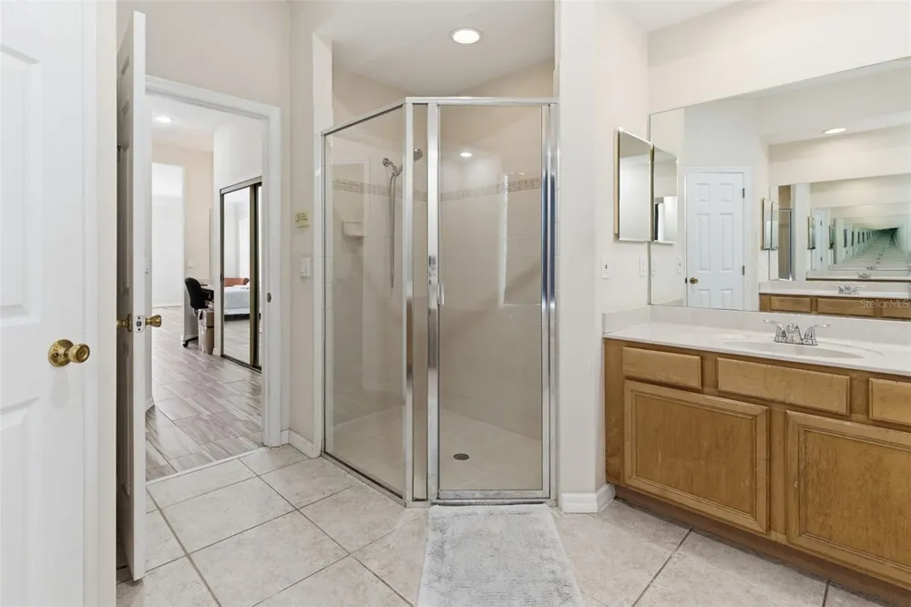 4529 CAESAR AVENUE Orlando, FL 32833