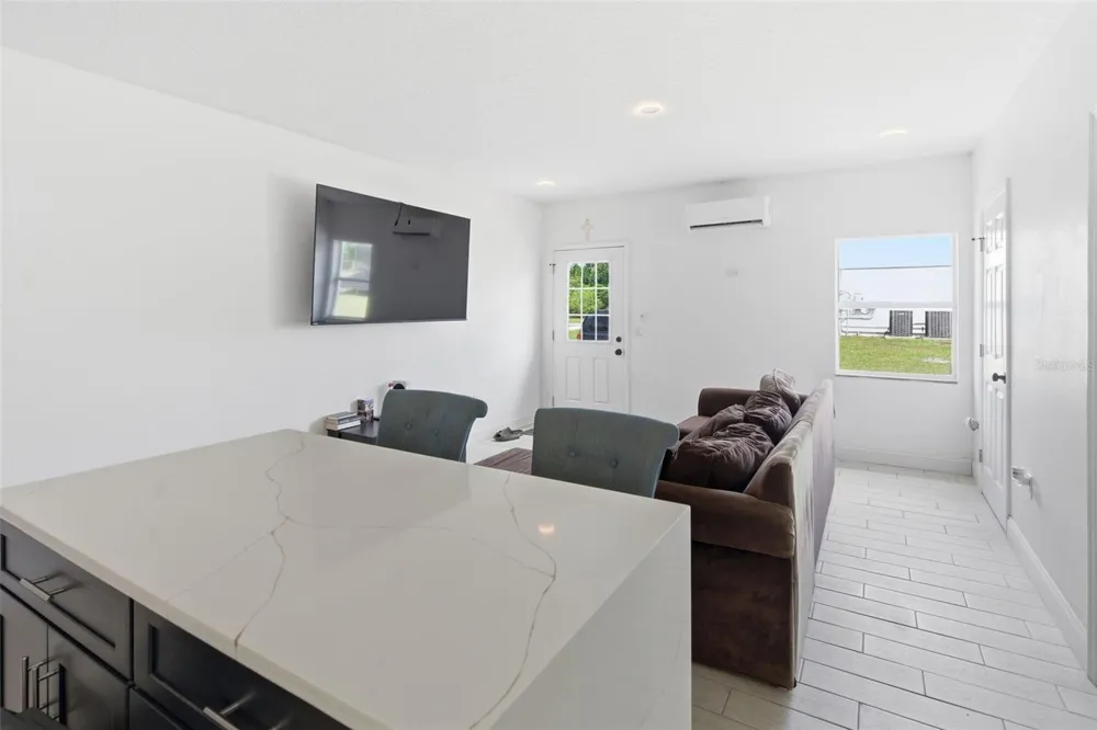 4529 CAESAR AVENUE Orlando, FL 32833