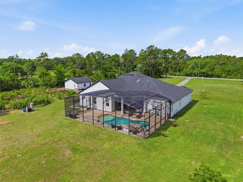 4529 CAESAR AVENUE Orlando, FL 32833