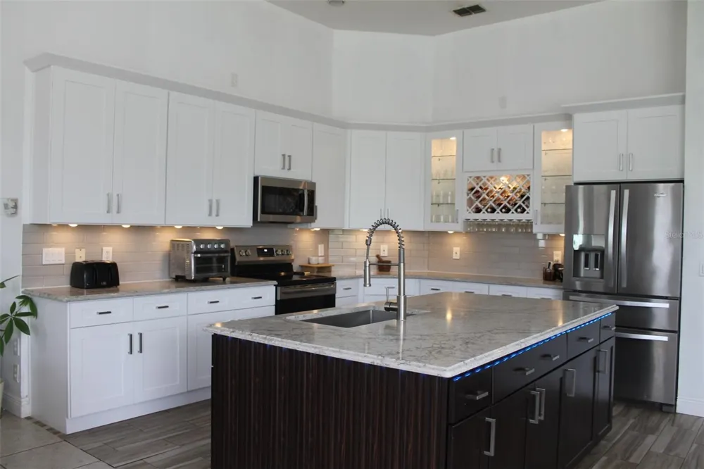 4529 CAESAR AVENUE Orlando, FL 32833