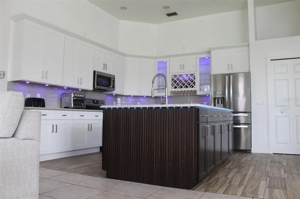 4529 CAESAR AVENUE Orlando, FL 32833