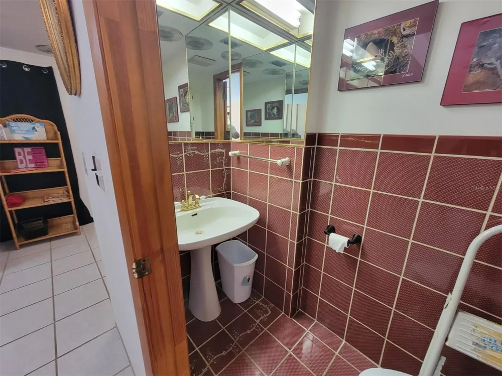 1761 CUPECOY CIRCLE ## N-7 Lutz, FL 33558