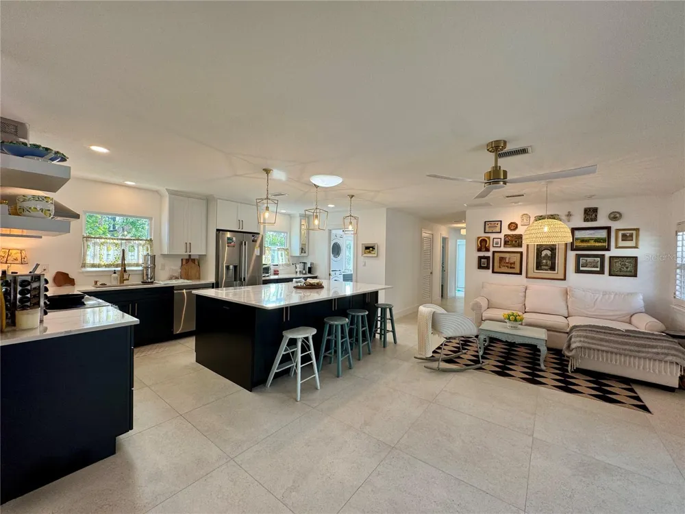7372 MELALEUCA WAY Sarasota, FL 34242