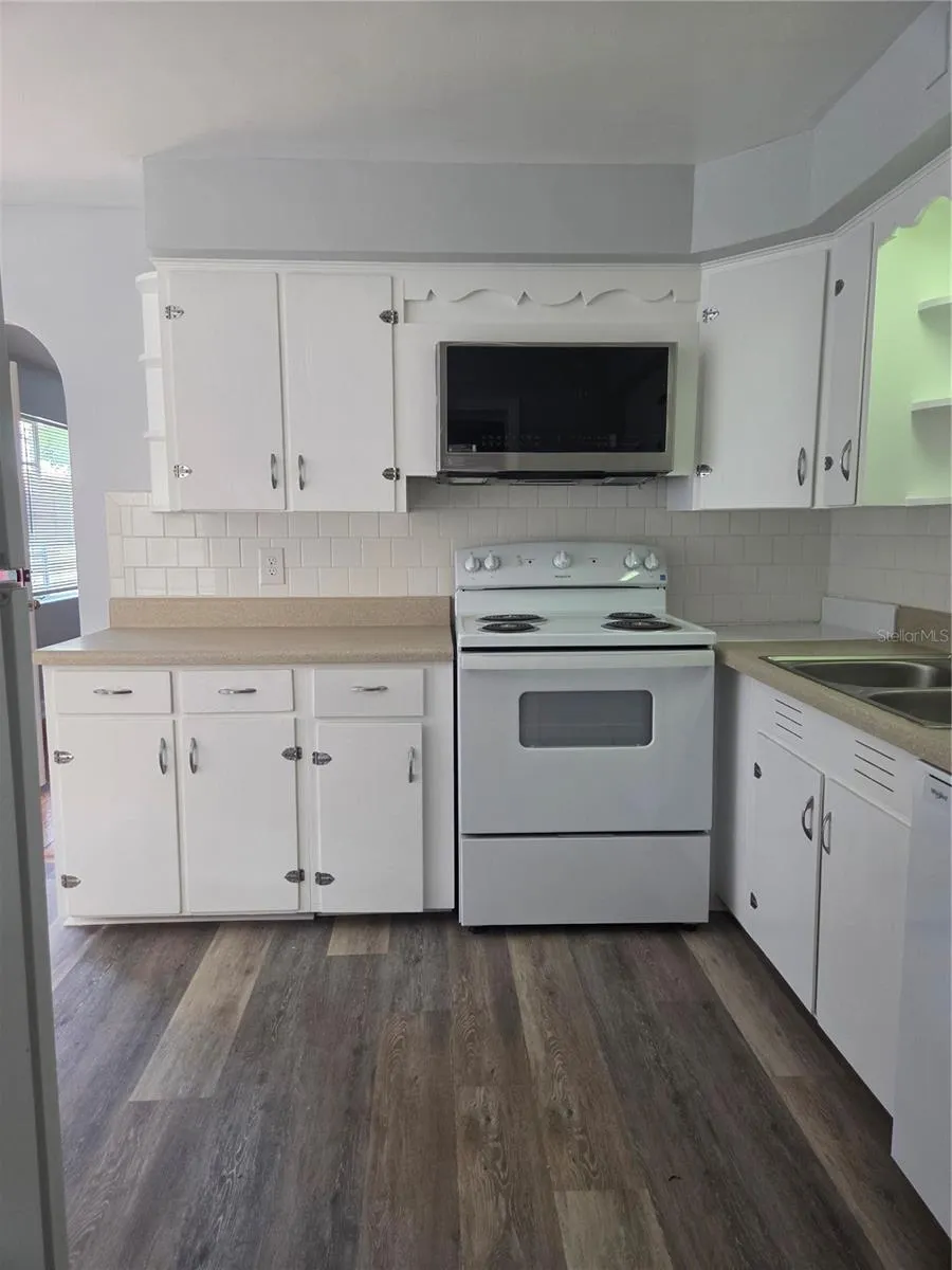 101 E ATWATER AVENUE Eustis, FL 32726