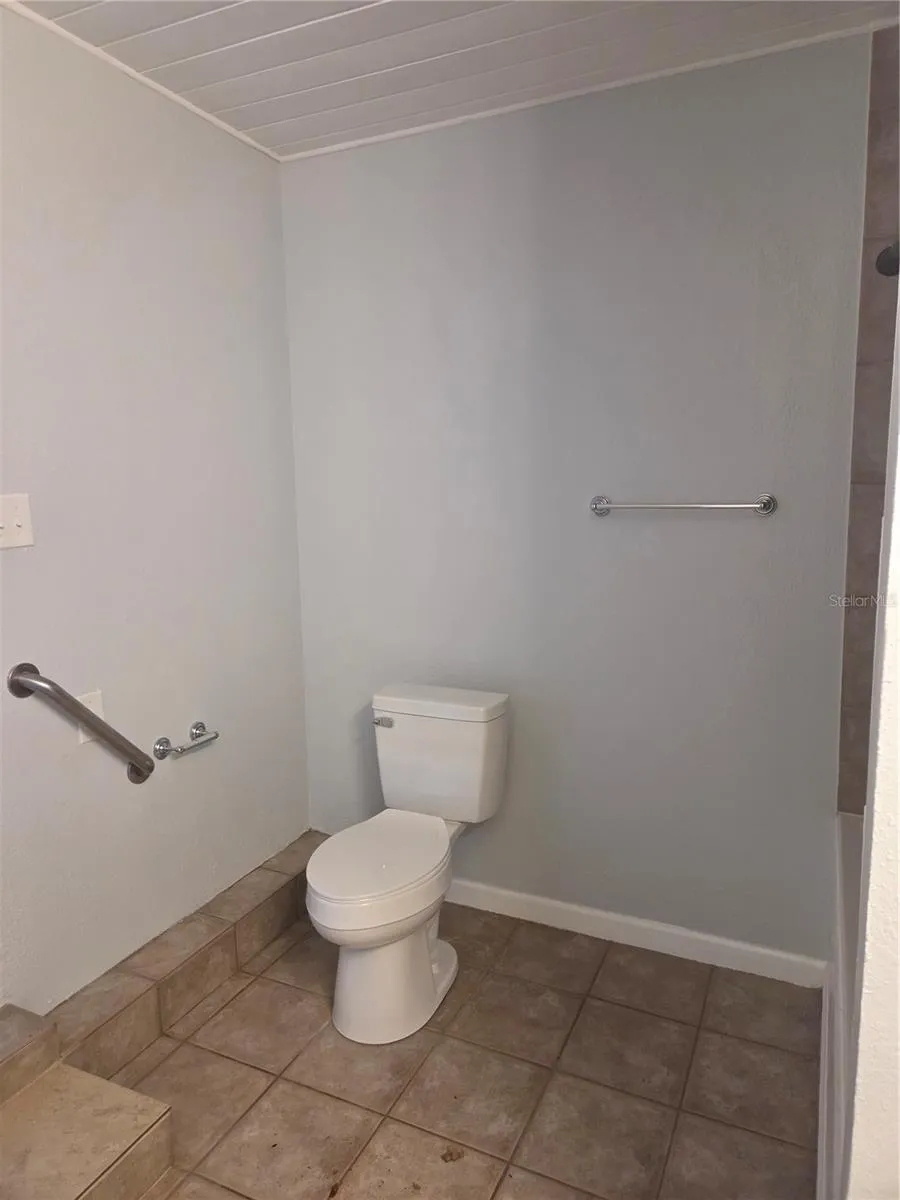 101 E ATWATER AVENUE Eustis, FL 32726