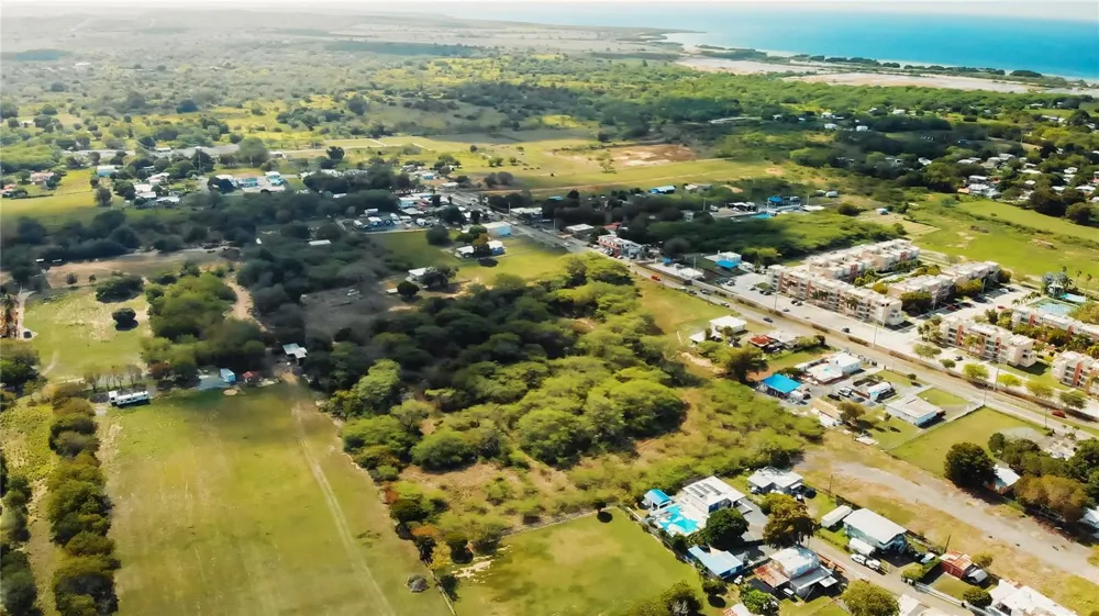 BO. COROZO, COMBATE,  CARR. 301 KM HM 7.0 Cabo Rojo, PR 00623