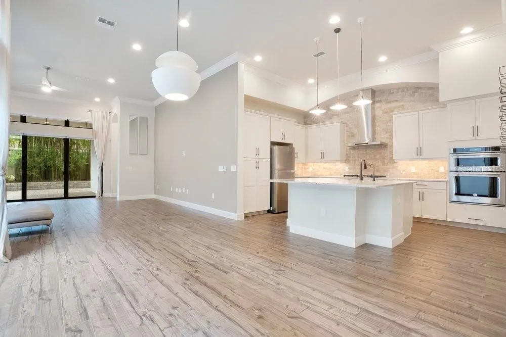 8394 VIA VITTORIA WAY Orlando, FL 32819