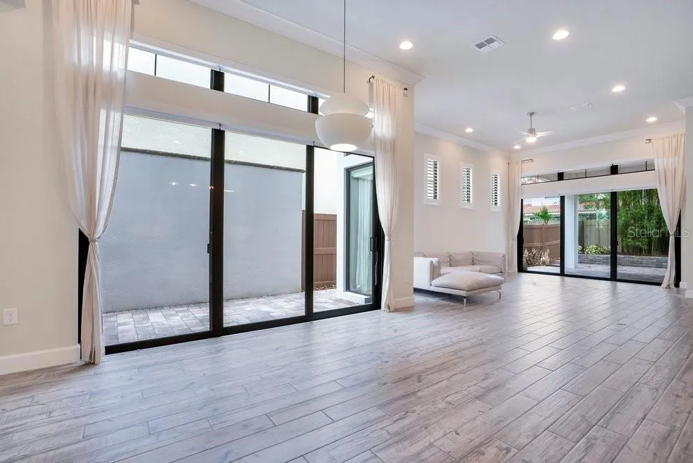 8394 VIA VITTORIA WAY Orlando, FL 32819