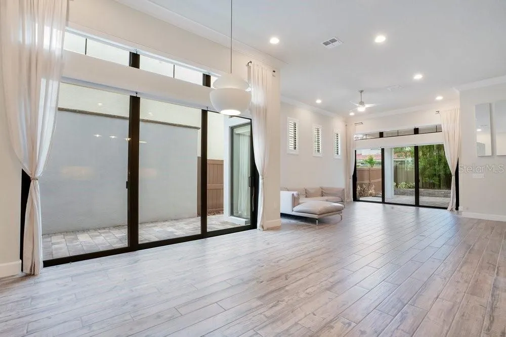 8394 VIA VITTORIA WAY Orlando, FL 32819