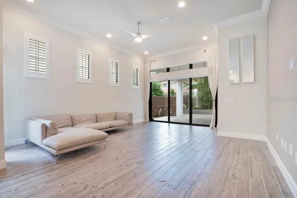 8394 VIA VITTORIA WAY Orlando, FL 32819