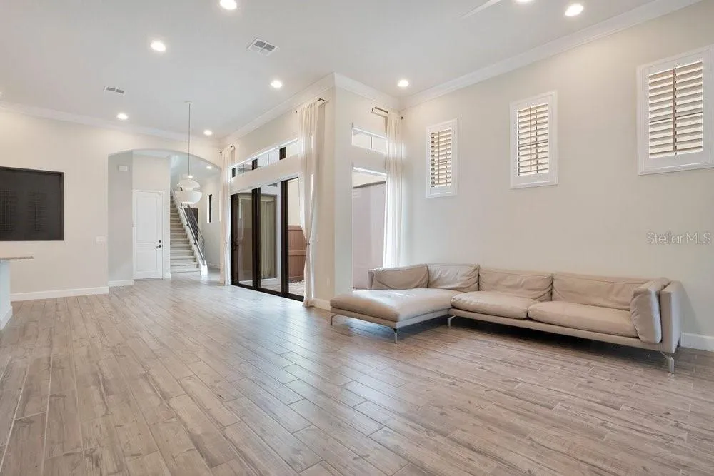 8394 VIA VITTORIA WAY Orlando, FL 32819