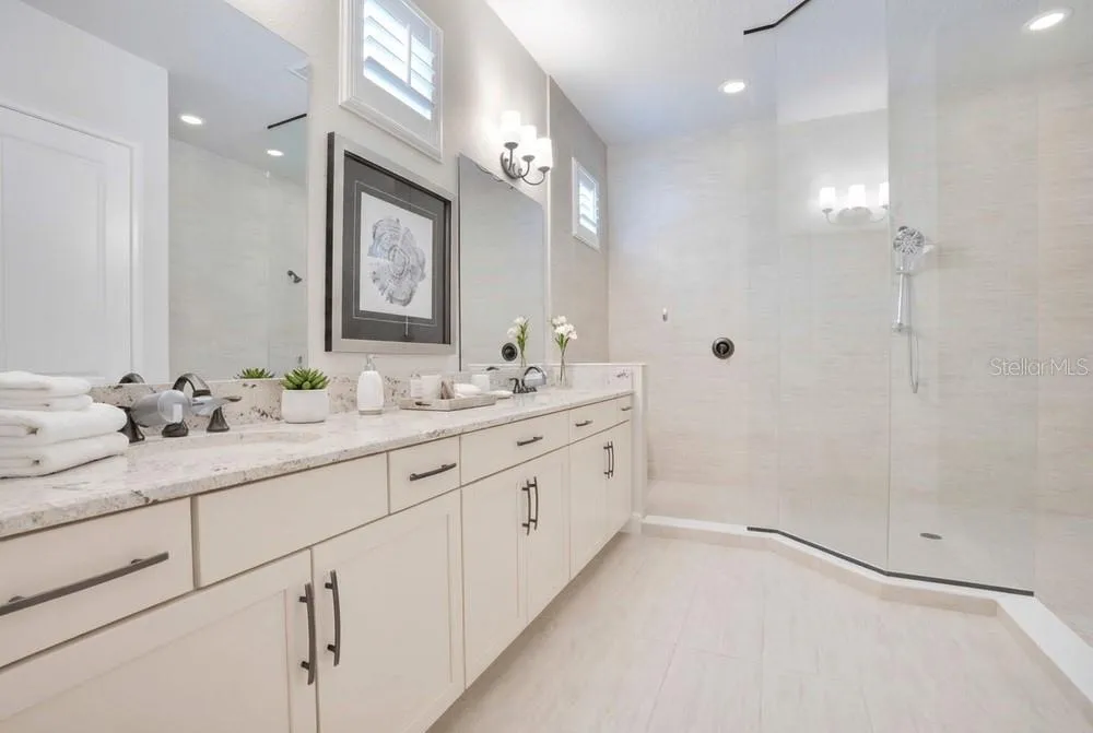 8394 VIA VITTORIA WAY Orlando, FL 32819
