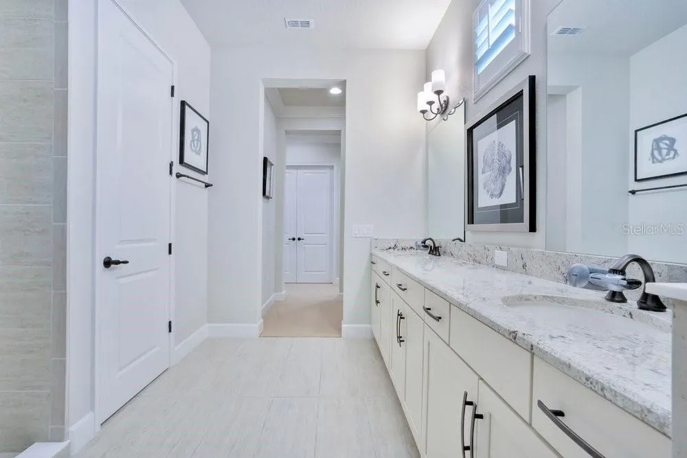 8394 VIA VITTORIA WAY Orlando, FL 32819