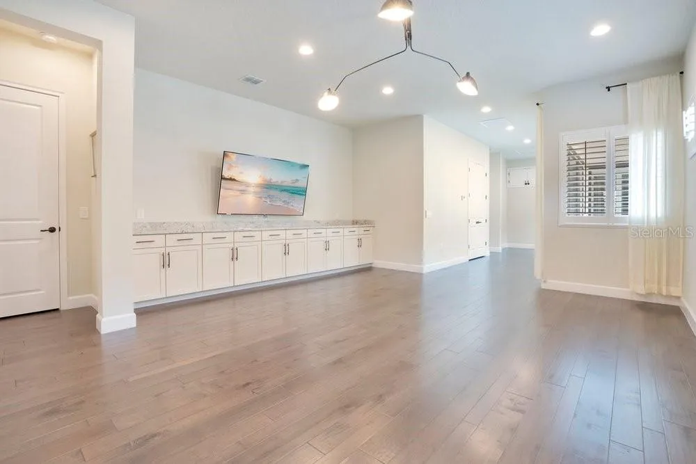 8394 VIA VITTORIA WAY Orlando, FL 32819