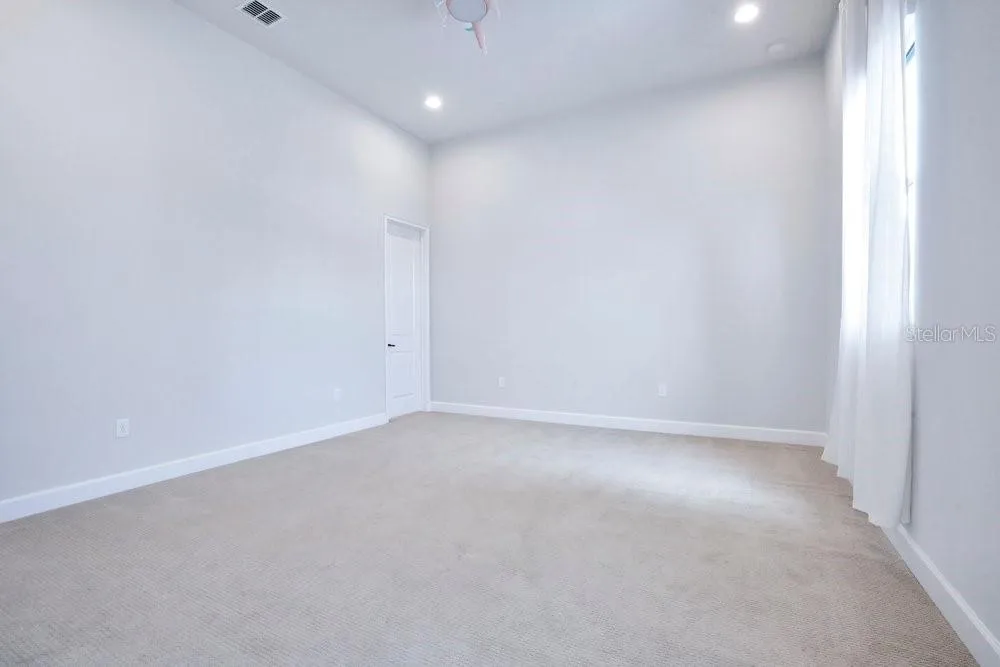 8394 VIA VITTORIA WAY Orlando, FL 32819