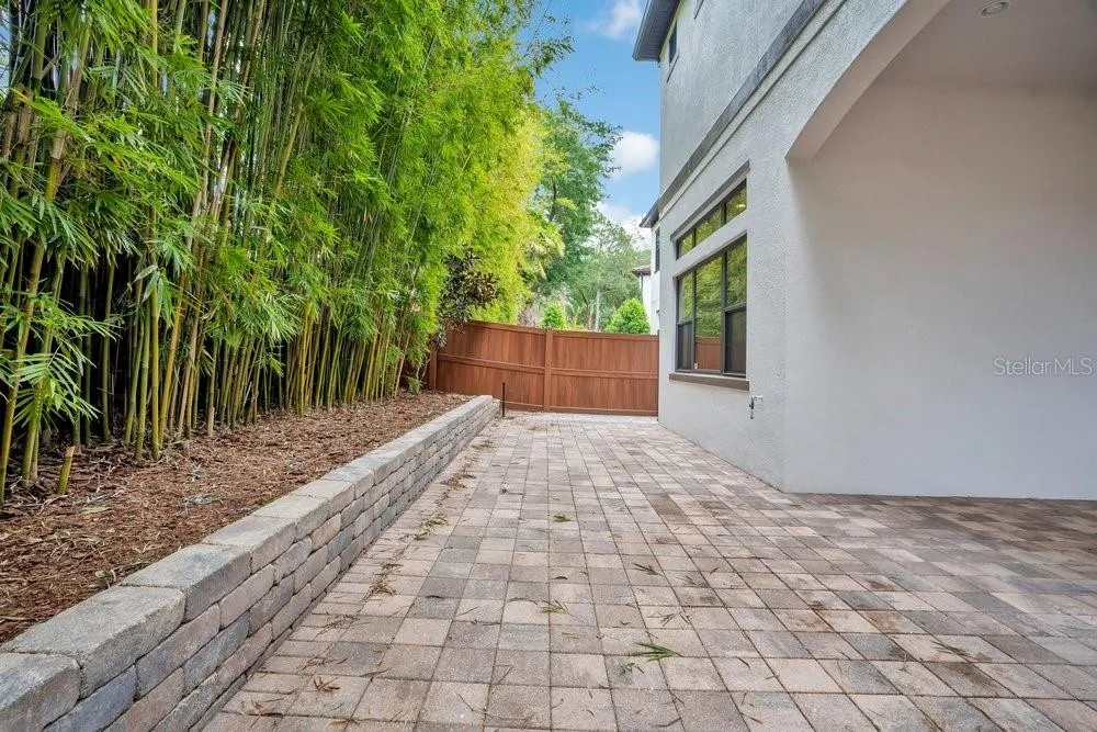 8394 VIA VITTORIA WAY Orlando, FL 32819