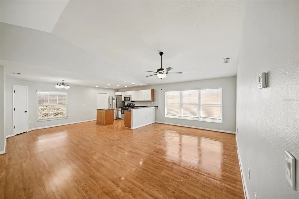 2424 CAMDEN OAKS PLACE Valrico, FL 33594