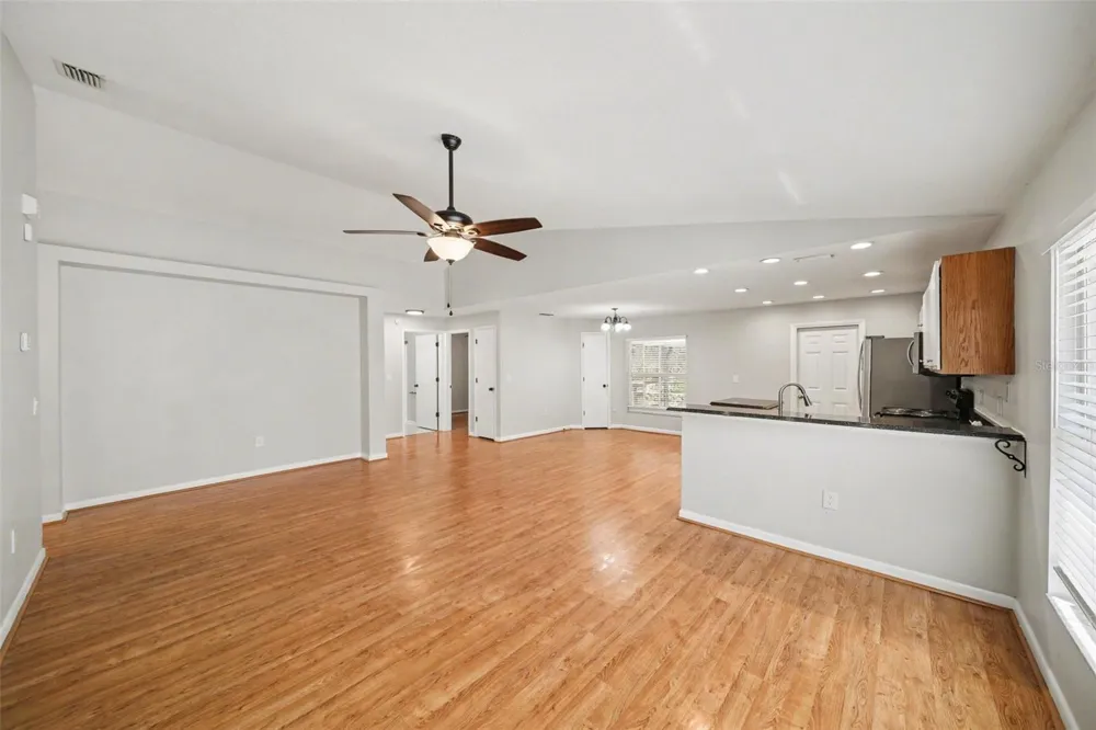 2424 CAMDEN OAKS PLACE Valrico, FL 33594