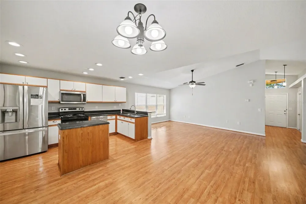 2424 CAMDEN OAKS PLACE Valrico, FL 33594