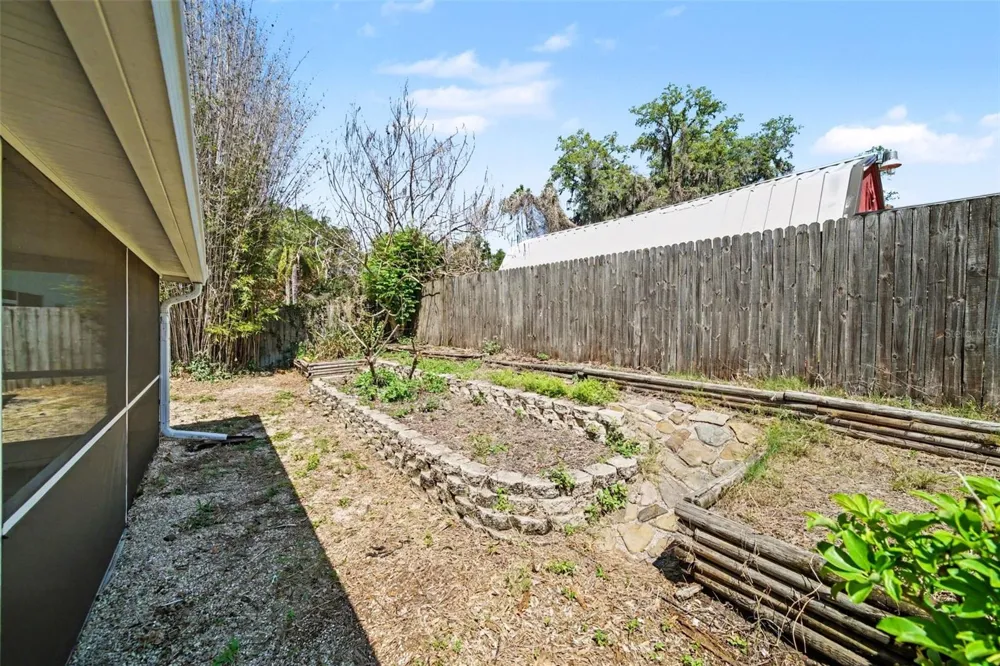 2424 CAMDEN OAKS PLACE Valrico, FL 33594