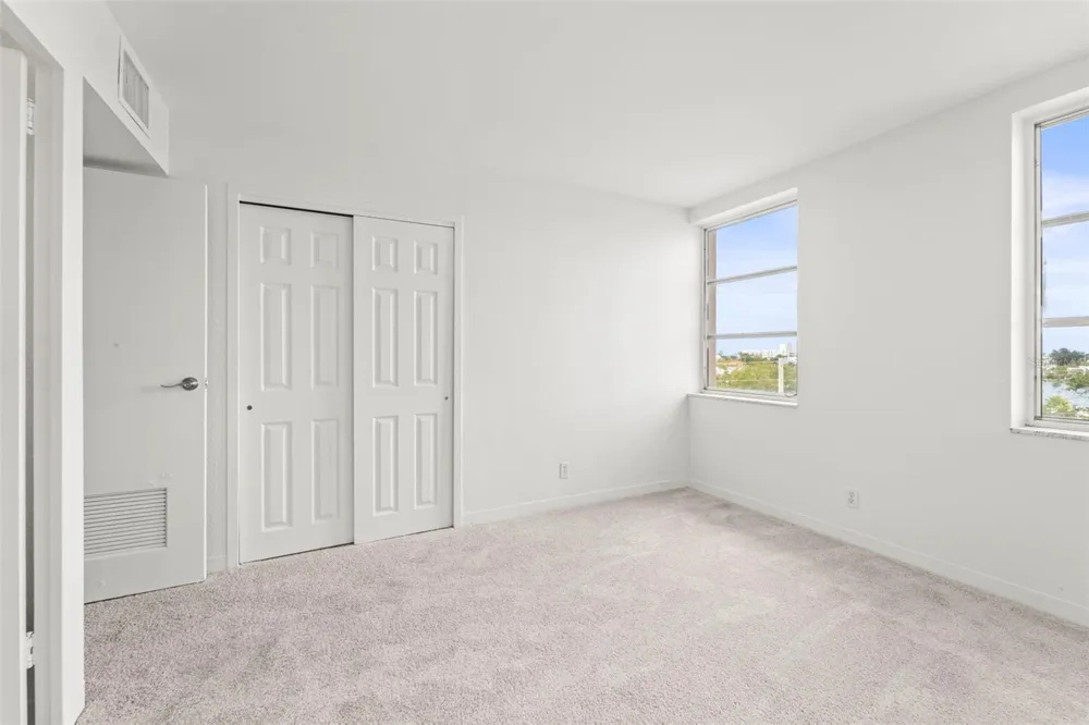 10355 PARADISE BOULEVARD #403 Treasure Island, FL 33706
