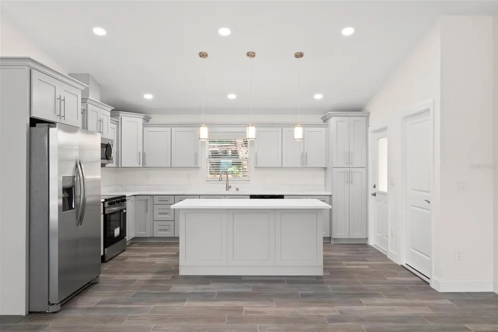 5062 80TH LANE St Petersburg, FL 33709