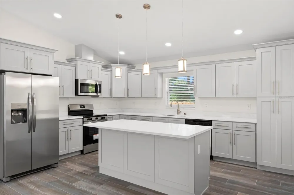 5062 80TH LANE St Petersburg, FL 33709