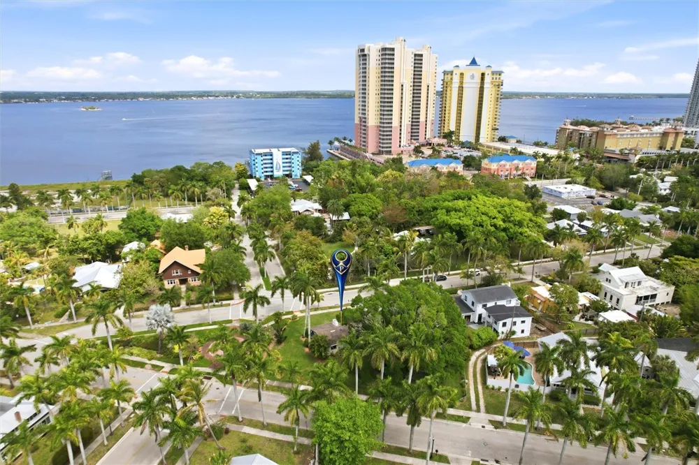 2706 RHODE ISLAND AVENUE Fort Myers, FL 33916