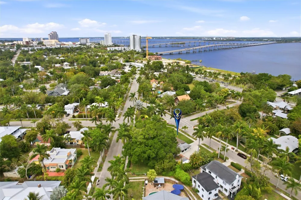 2706 RHODE ISLAND AVENUE Fort Myers, FL 33916